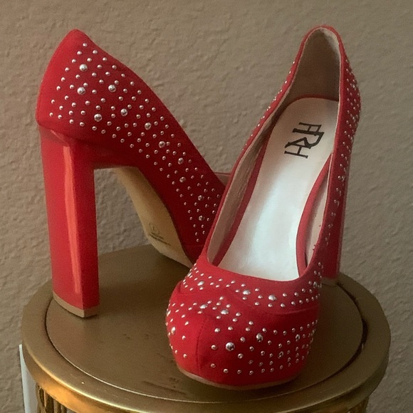 Nice red studded heels. Never worn - Picture 2 of 2